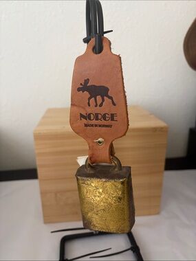 Norway Leather Moose Tag Bell – Brown and Gold.